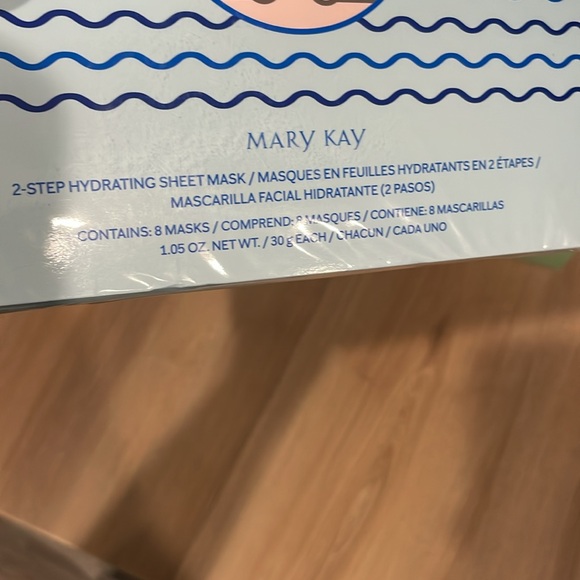 MARY KAY SPECIAL EDITION 2- STEP HYDRATING SHEET MASK - Picture 2 of 3